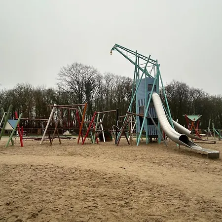 Stresow Am Stadtpark アパート